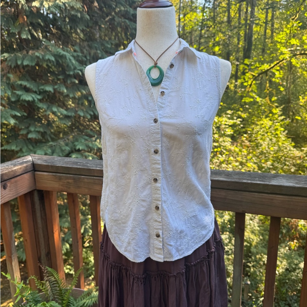 H&M Cream Sleeveless Button-Down Shirt